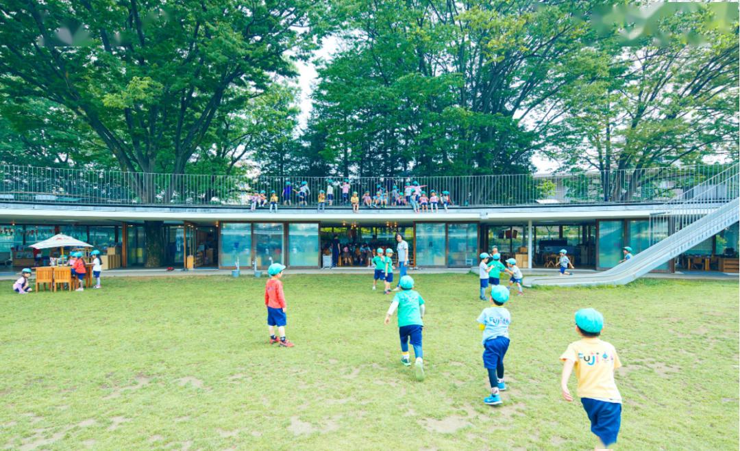 極簡(jiǎn)設(shè)計(jì)的幼兒園成為孩子釋放天性的樂園